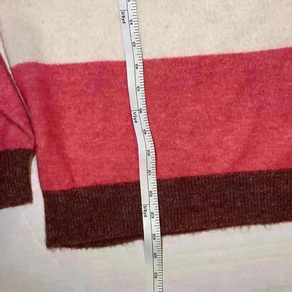 Vero Moda tri colored women’s sweater. Size large - Picture 8 of 8